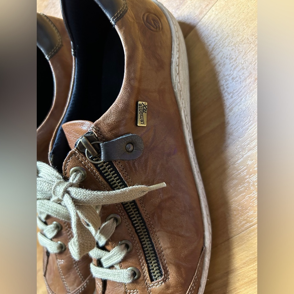 Remonte Brown and‎ Black Sneakers with Zipper Detail - Picture 6 of 16